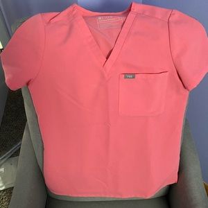 Neon pink FIGS set xs